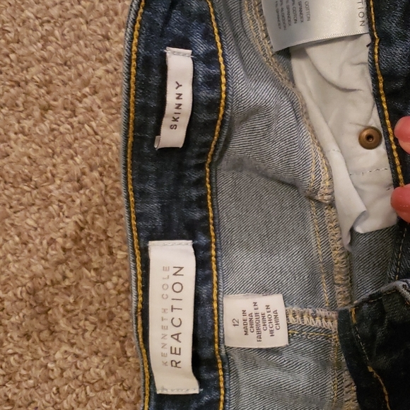 Kenneth Cole Reaction Shorts - Picture 2 of 3
